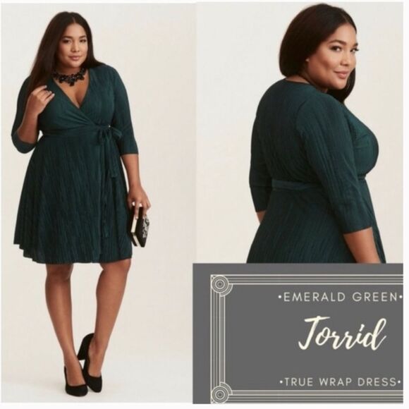 Torrid Green Pleated Fit and Flare Dress V-Neck 3/4 Sleeve - Picture 4 of 4